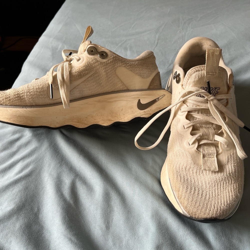 Nike Motiva walking shoe women’s